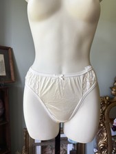 VINTAGE 90s Y2K COMMOTION NYLON LACE BEIGE PANTY SIZE 6 NOS HIGH CUT