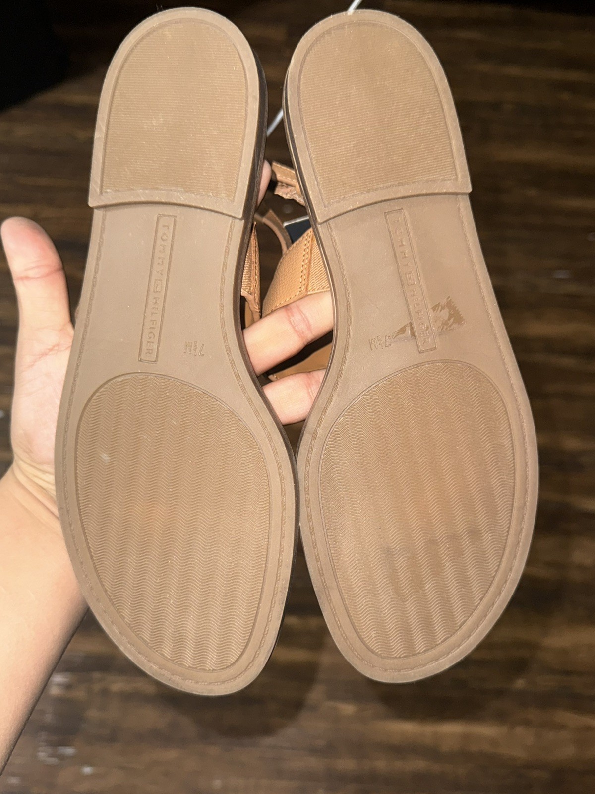 Tommy Hilfiger Brontina Sandals Women’s Size 7.5 Tan Leather Thong Slingback thumbnail 3