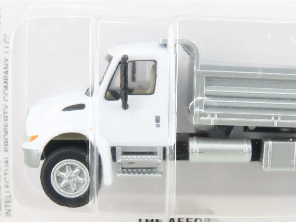 HO Scale Boley Dept 1-87 International Trucks 4105-76 Dump Truck White/Silver  - Image 3 of 4