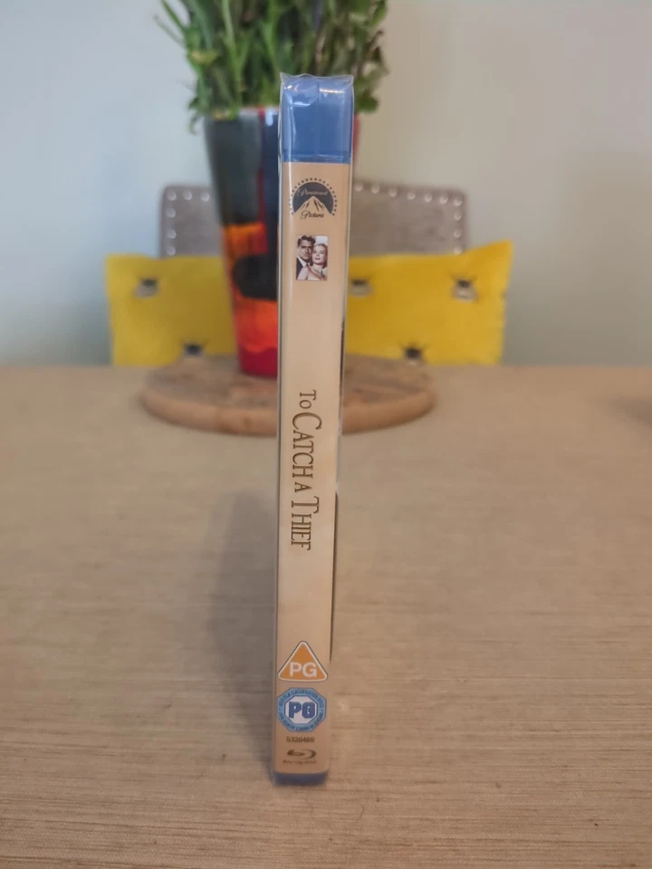 To Catch a Thief. UK BLU RAY Cary Grant Alfred Hitchcock New Sealed. Free Post  - Image 2 of 3