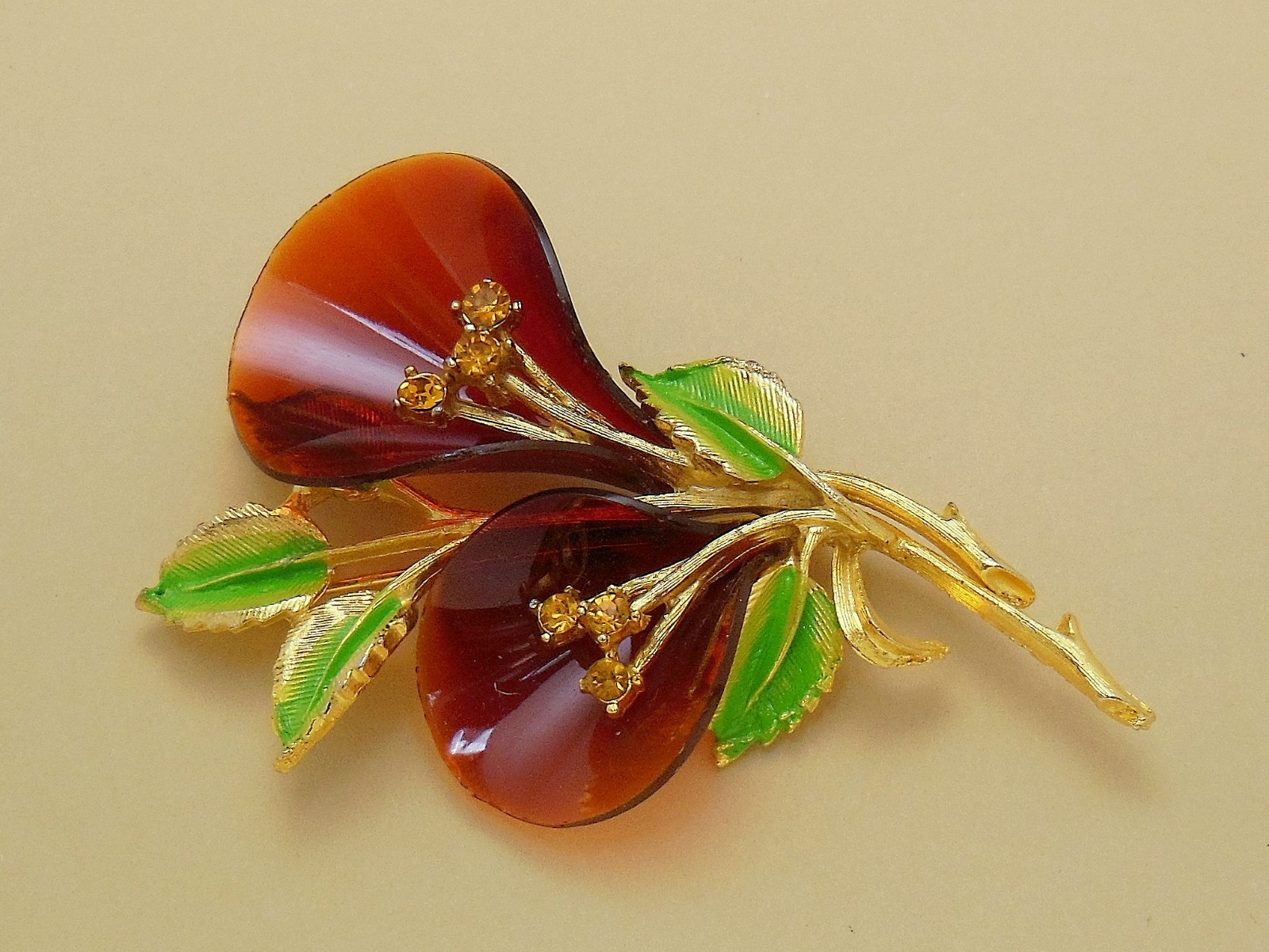 Beautiful Vintage Root Beer Lucite Calla Lily Style RS Enamel Flower Brooch Pin