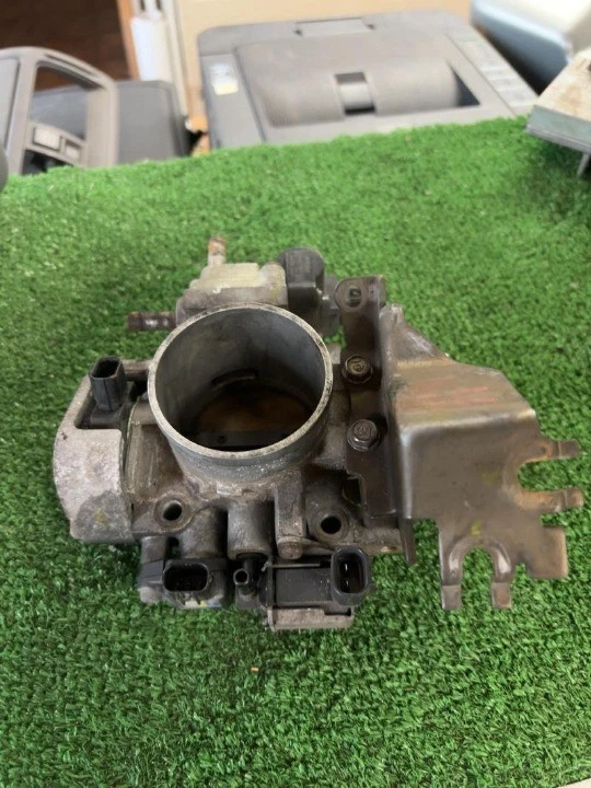 Conjunto de carrocería de acelerador Honda CR-V 2002-2004 con garantía Foto 2 de 4