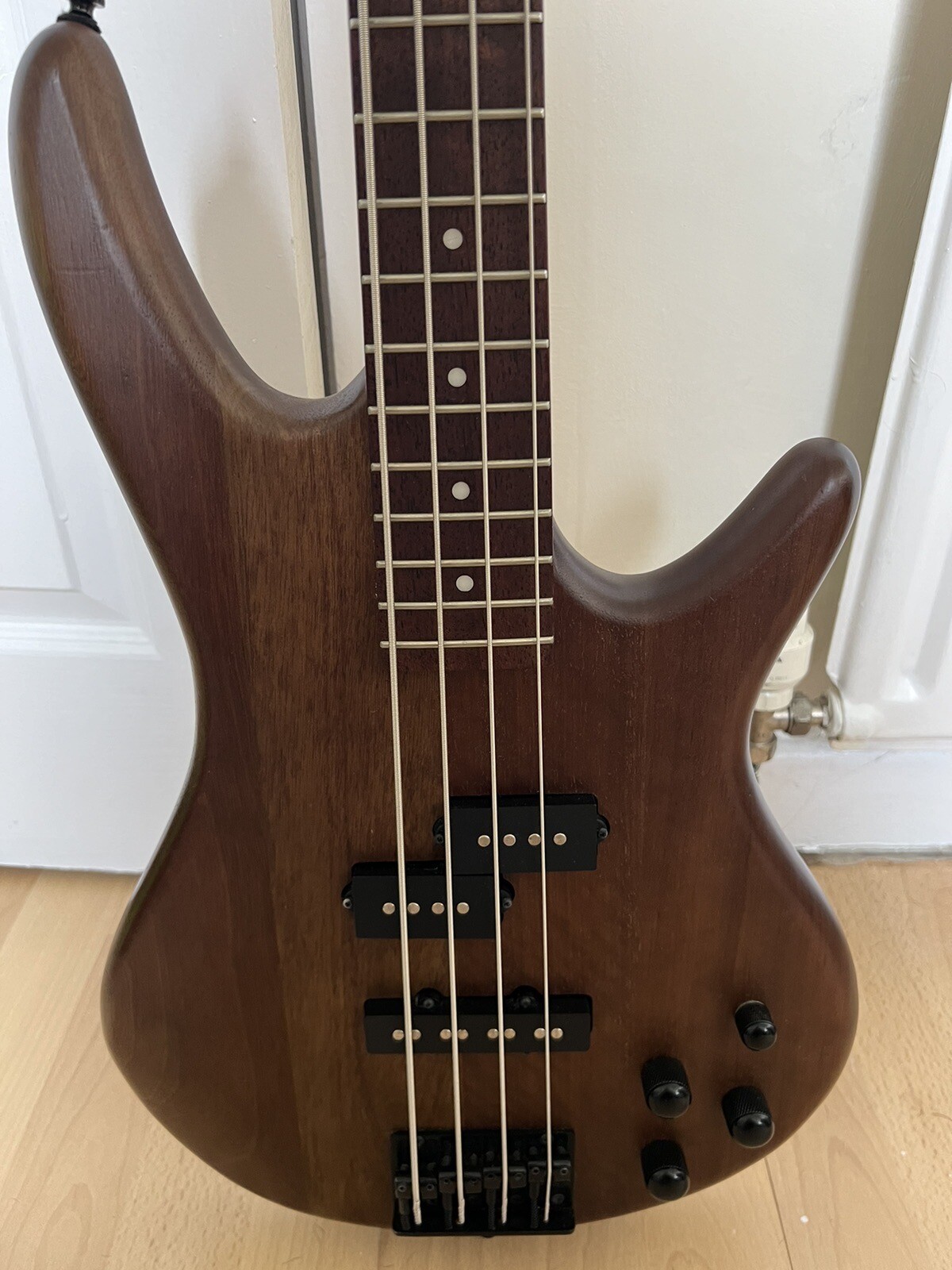 Ibanez GSR200B 4 String Flat Electric Bass Guitar Walnut