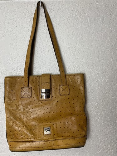 dooney and bourke ostrich handbolsas