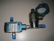 MAC Pneumatic 120v Solenoid 3-Way Directional Control Valve Three-Way NOS
