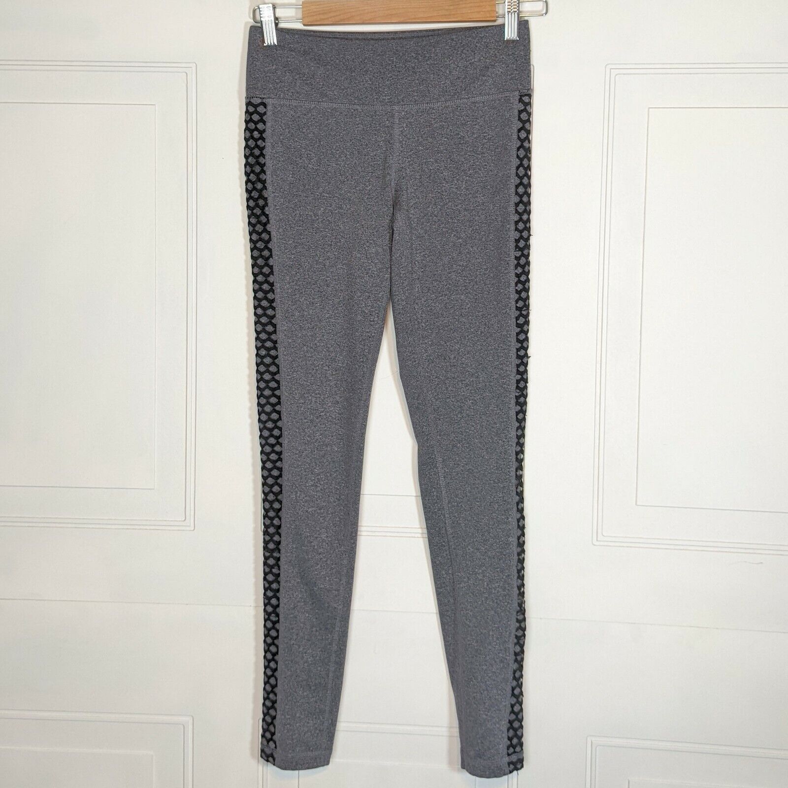 Material Girl Grey Black mesh side leggings yoga pants Junior's Size small