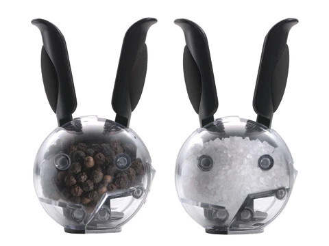 Mini Magnetic Salt & Pepper Shaker Set - Thumbnail 5