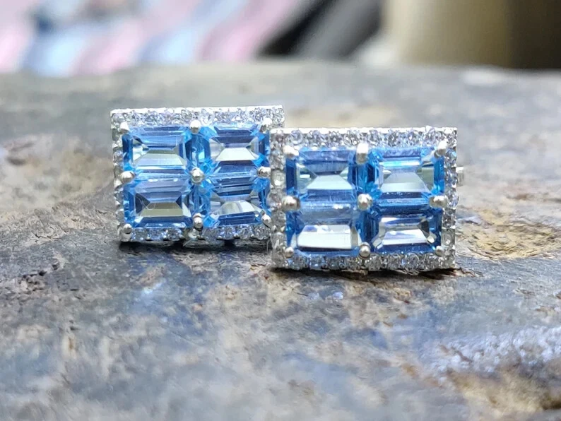 Gemelos decorativos de boda estilo halo 5 TCW topacio azul suizo y zafiro blanco Foto 2 de 4