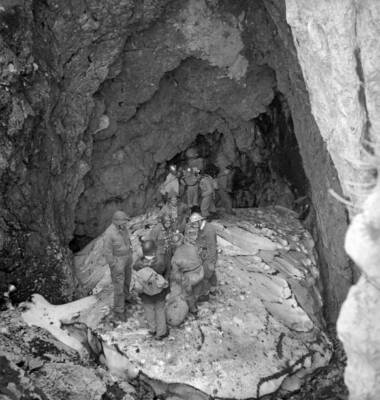 Radio Lausanne reportage from the Rochers de Naye cavern 1950 Old Photo 6