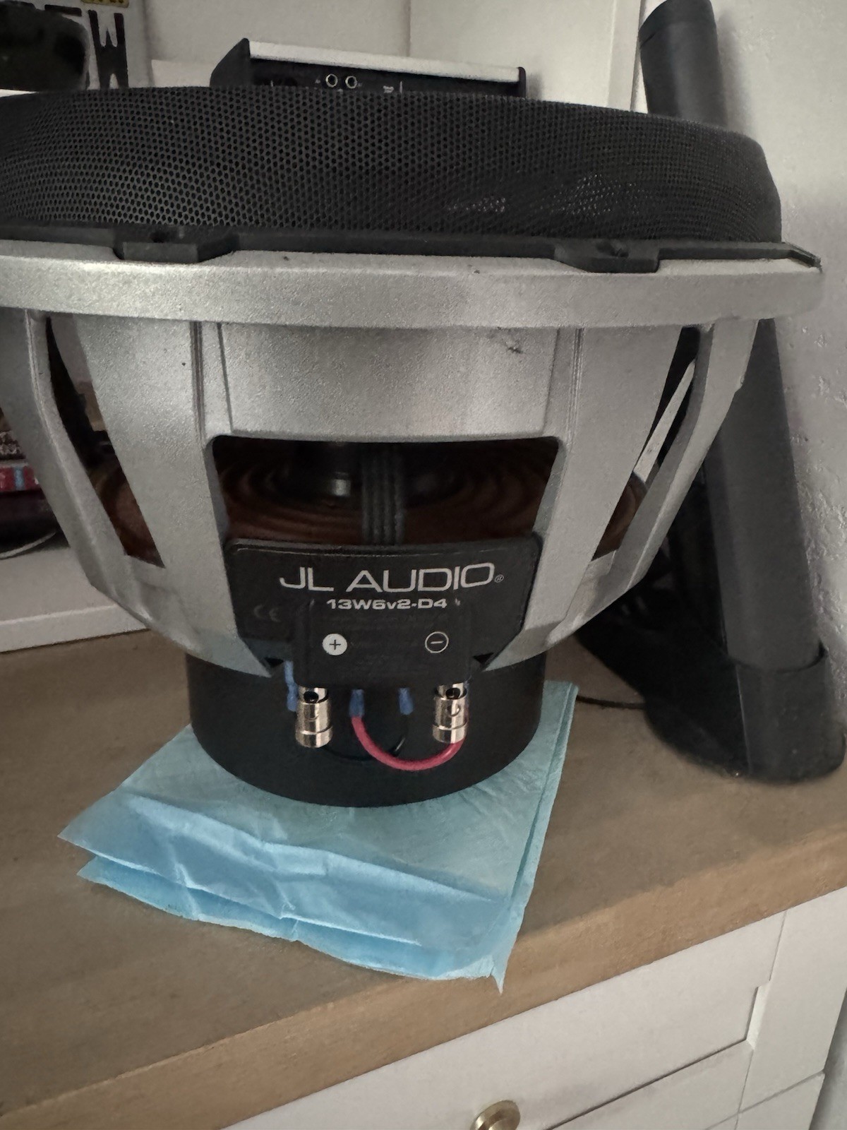 JL Audio 13W6v2-D4  13 inch Car Subwoofer Driver - Black For Repairs