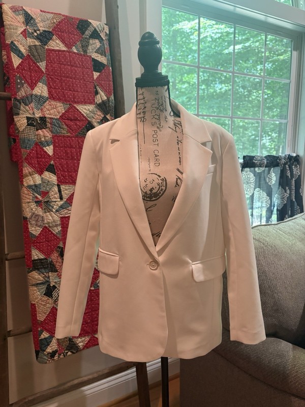 NWT Abercrombie & Fitch Women’s Blazer – Small Petite – Ivory/Cream