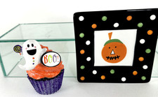 Halloween Faux Resin Cupcake Figurine Ghost & Square 1980 Tag Dessert Plate