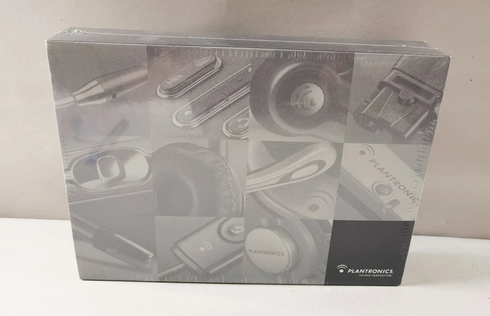 Plantronics WG201/B Voyager Pro UC Black Ear-Hook Headset for Microsoft MOC Lync - Image 3 of 4