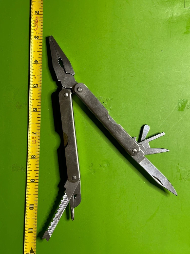 MULTI-TOOL 12 TOOLS IN ONE Silver Toned BE PREPARED Nice Cond.   #50