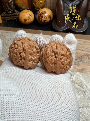 Pair of Match Chinese Health Walnut 40×40×37mm精配文玩核桃～三角白