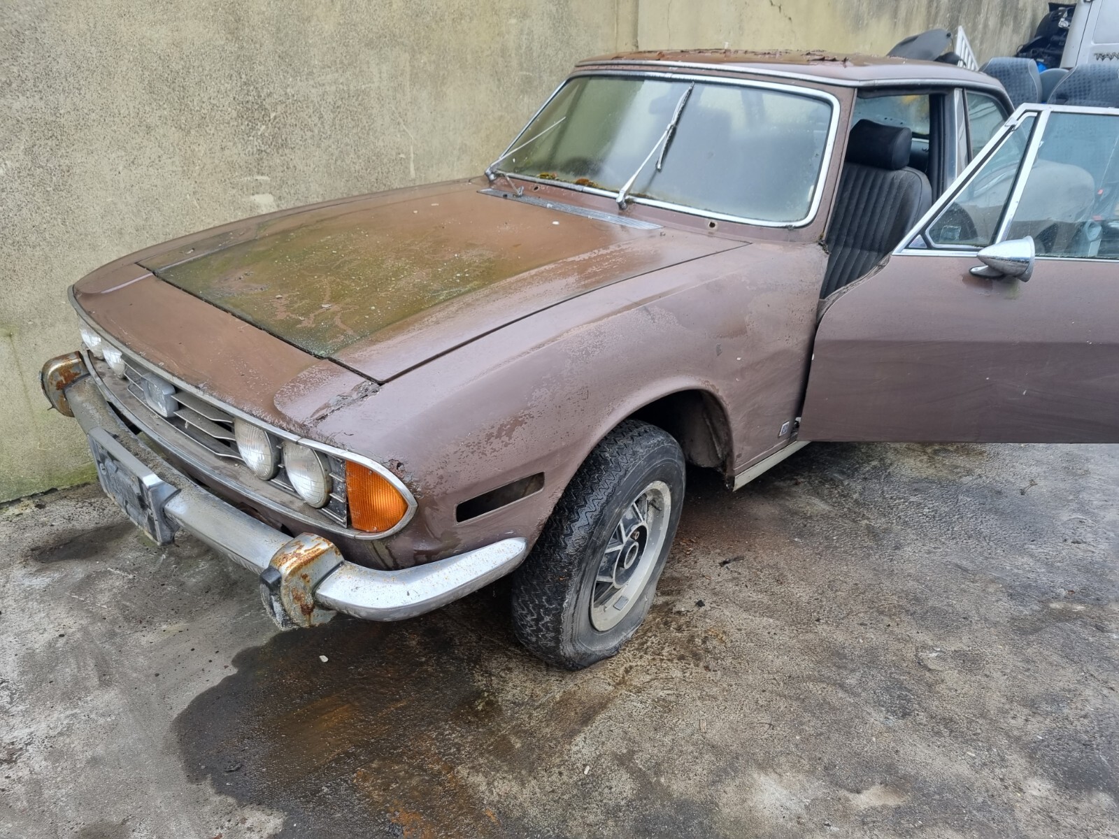 TRIUMPH STAG parts breaking all parts add is for 4x wheel nuts
