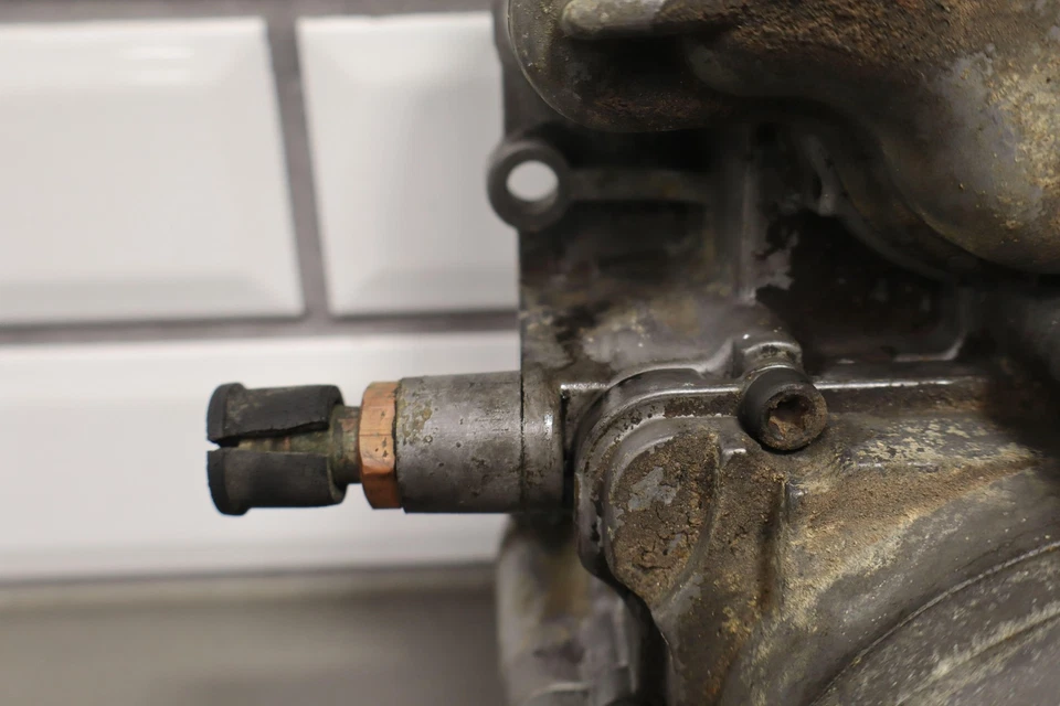 03-07 福特 F350SD 6.0L 发动机机油冷却器 原始设备制造商 3C3Z-6A642-CA — 第 2/4 张图片