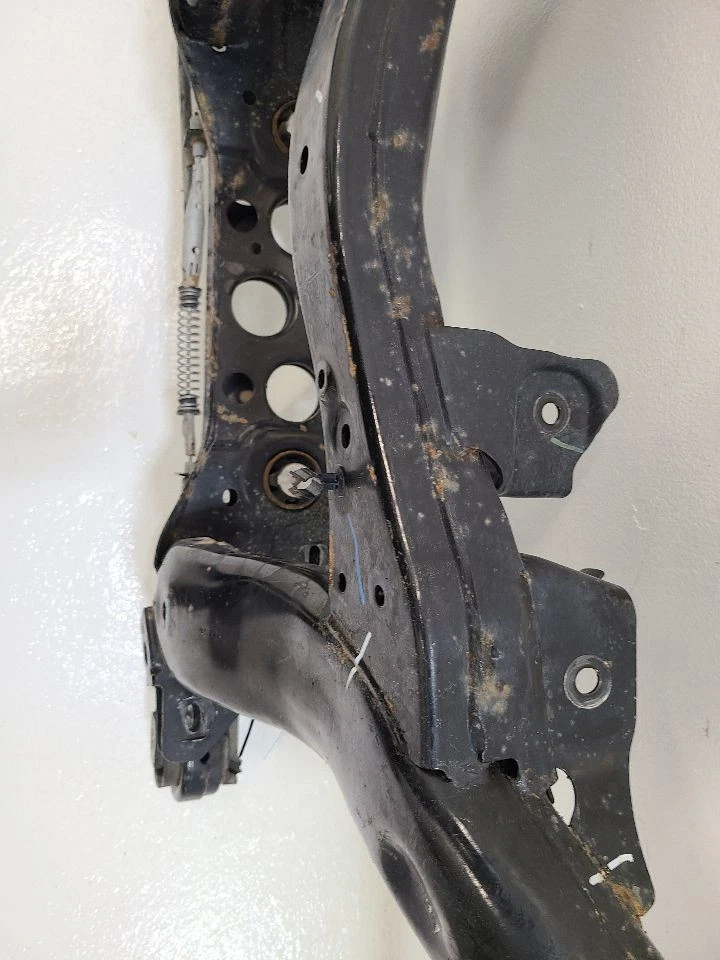 2016 - 2023 DODGE DURANGO Crossmember/K-Frame Rear 3.6L Foto 3 de 4