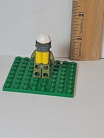 LEGO City Fig cty0682 - Male Volcano Explorer - Light Scratches/No Cracks