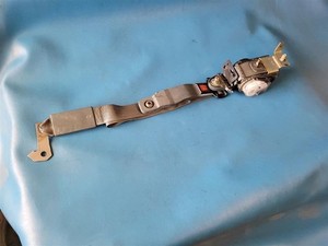 96 FORD EXPLORER SEAT BELT FRONT LEFT(DRIVER) FRONT RETRACTOR WITH BUCKLE 133735