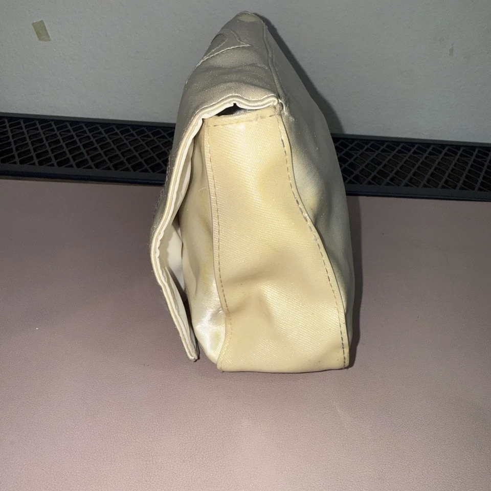 Bolso de cosméticos Christian Dior satinado iridiscente/perfume Travel Trousse de Toilette Foto 2 de 4