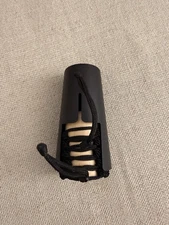 Vandoren Klassik B Flat Clarinet Ligature with Plastic Cap