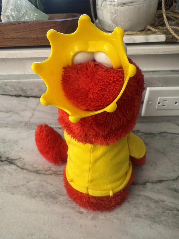 Sesame Street Let's Imagine Elmo Toy Plush with Crown Interactive ( Not Tested ) - Image 4 of 4