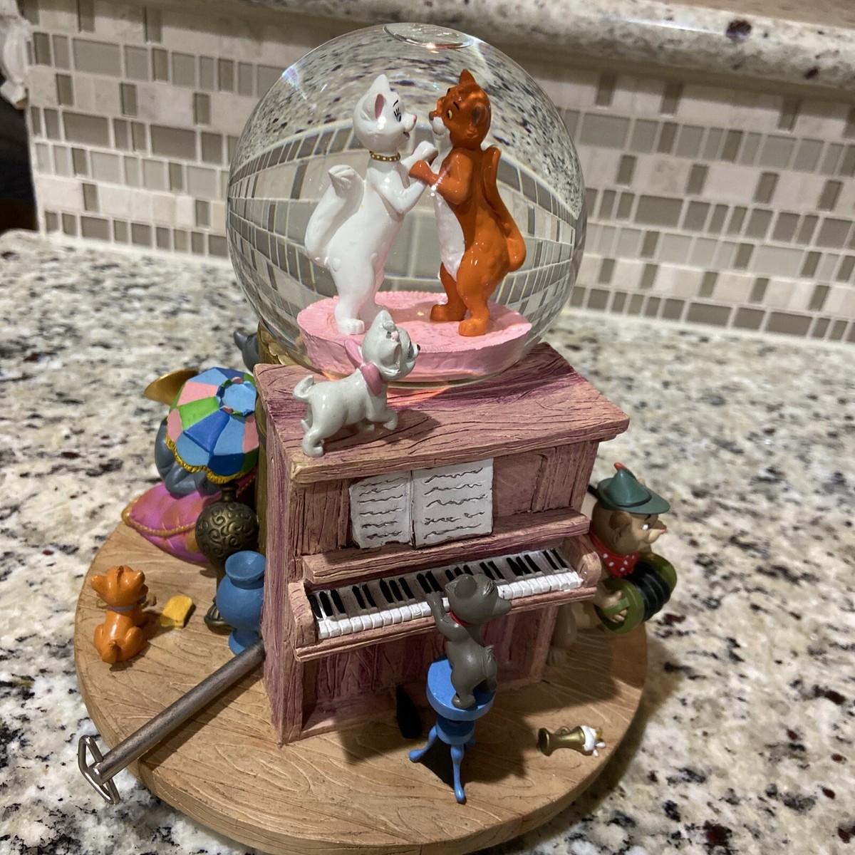 Disney Aristocats Snow Globe Limited Edition | eBay