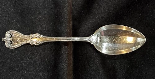 Towle Old Colonial Sterling Silver Oval Soup Spoon -7 1/8” Monogrammed With An E