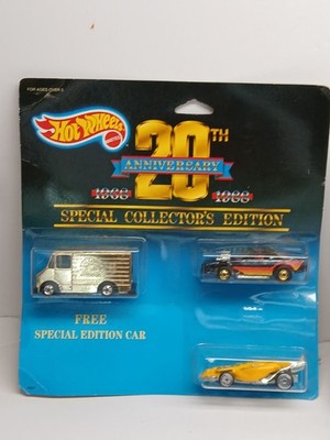 Hot Wheels 20th ANNIVERSARY COLLECTORS EDITION 3-Pack w/ Gold Combat Medic. 1987