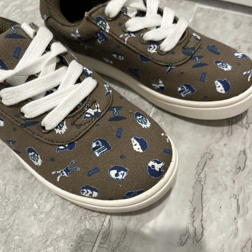 Zapatos unisex de lona verde Star Wars Gap para niños talla 11 Yoda C3P0 R2D2 masticables nuevos con etiquetas Foto 3 de 4