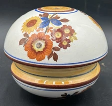 VINTAGE PORCELAIN HAND PAINTED LAMP SLEEVE/BASE/PART.FLORAL PATTERN.