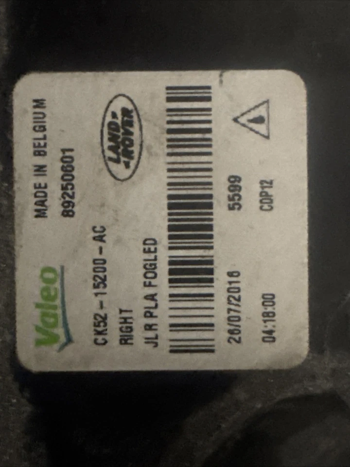 Faro antiniebla lado derecho Land Rover 89250601 fabricante original CK5215200AC Foto 4 de 4