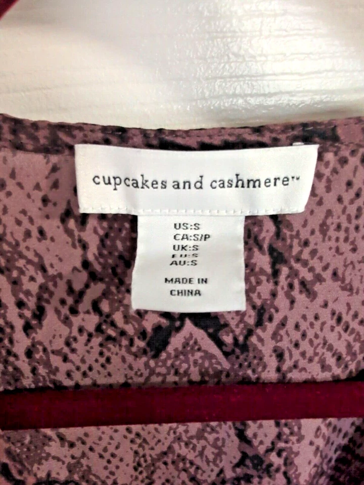 Blusa Top Cupcakes y Cachemira Púrpura Recortada Talla S Mangas Globo Pitón Foto 4 de 4