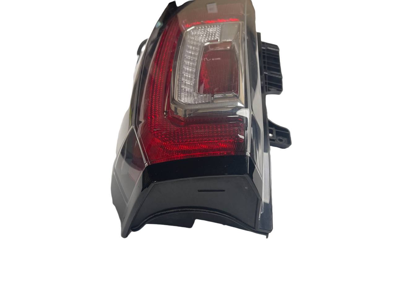 2015 - 2020 GMC YUKON REAR RIGHT PASSENGER SIDE TAIL LIGHT 
