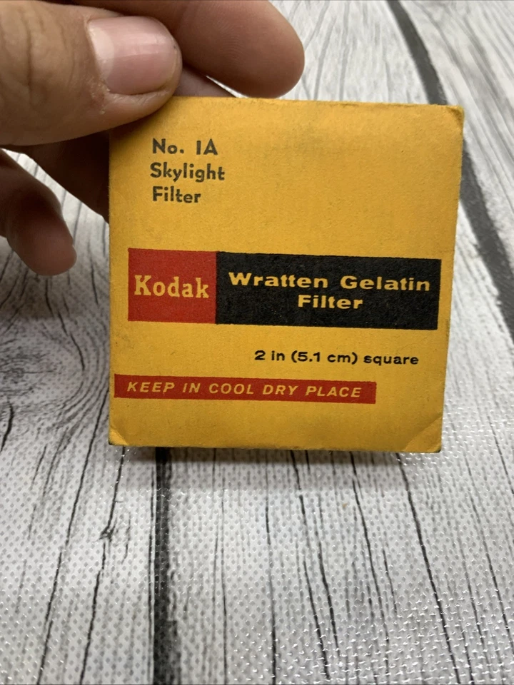 Kodak WRATTEN 1A SKYLIGHT FILTER 2X2 - Image 3 of 4