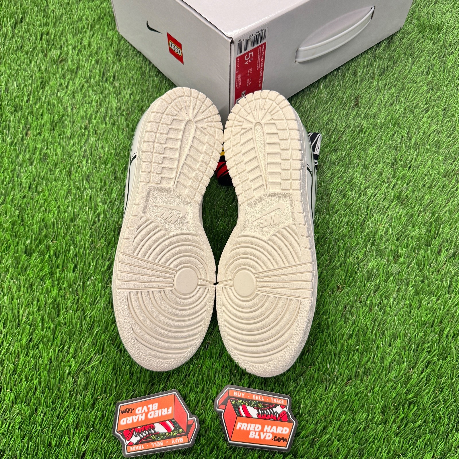 IF2117-100 LEGO Nike GS Dunk Low Sail Size 5.5 thumbnail 4