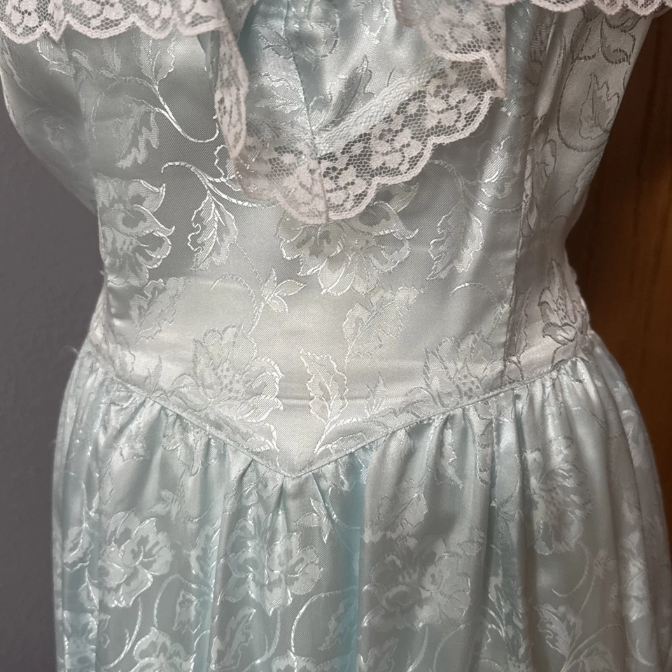 Gunne Sax/Jessica McClintock Blue Floral Vintage 1980s Dress, Victorian Lace - Image 4 of 4