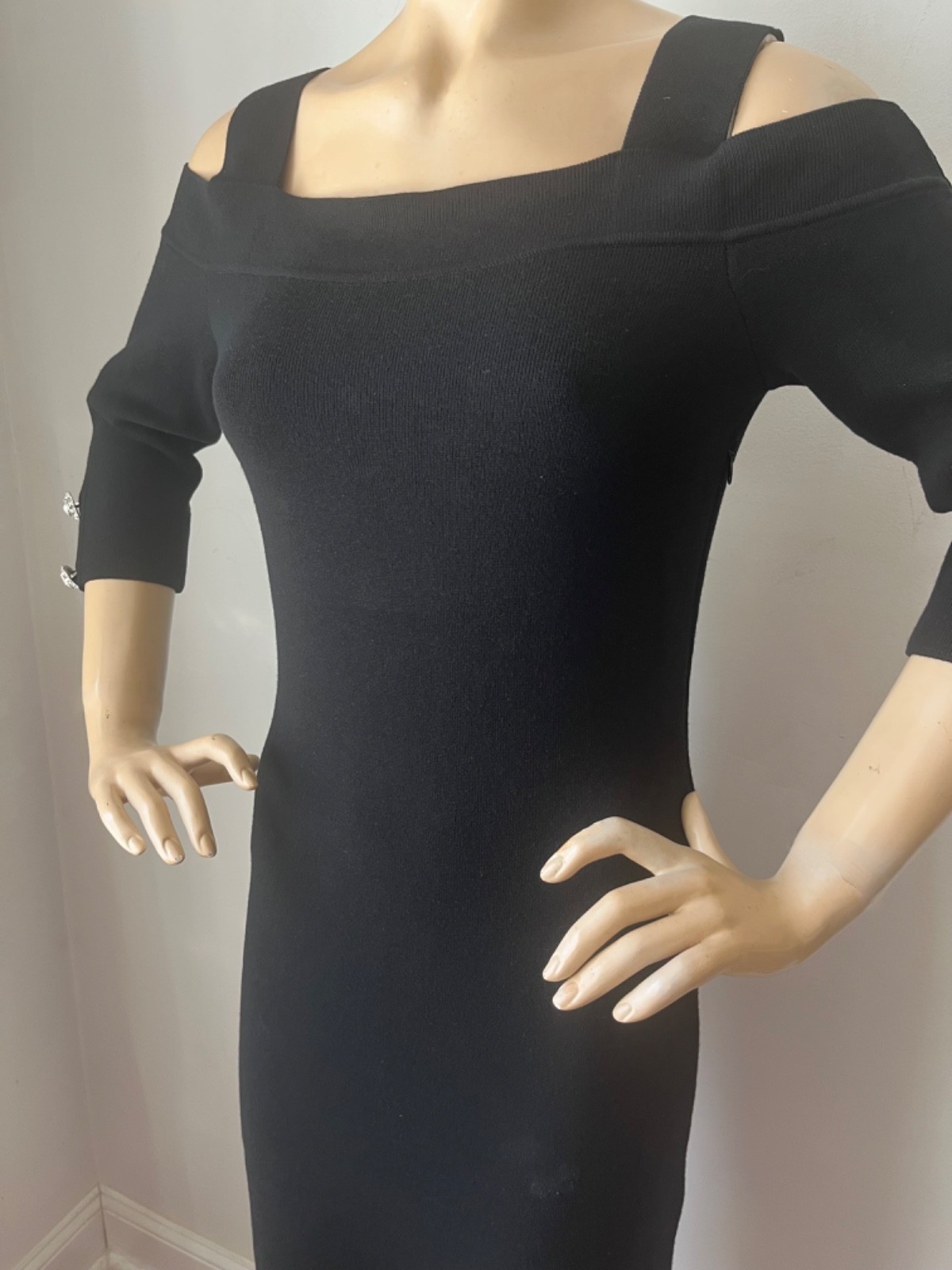 NWT ST JOHN KNIT SIZE L 10 12   BLACK  KNIT  SHEATH DRESS OPEN SHOULDER