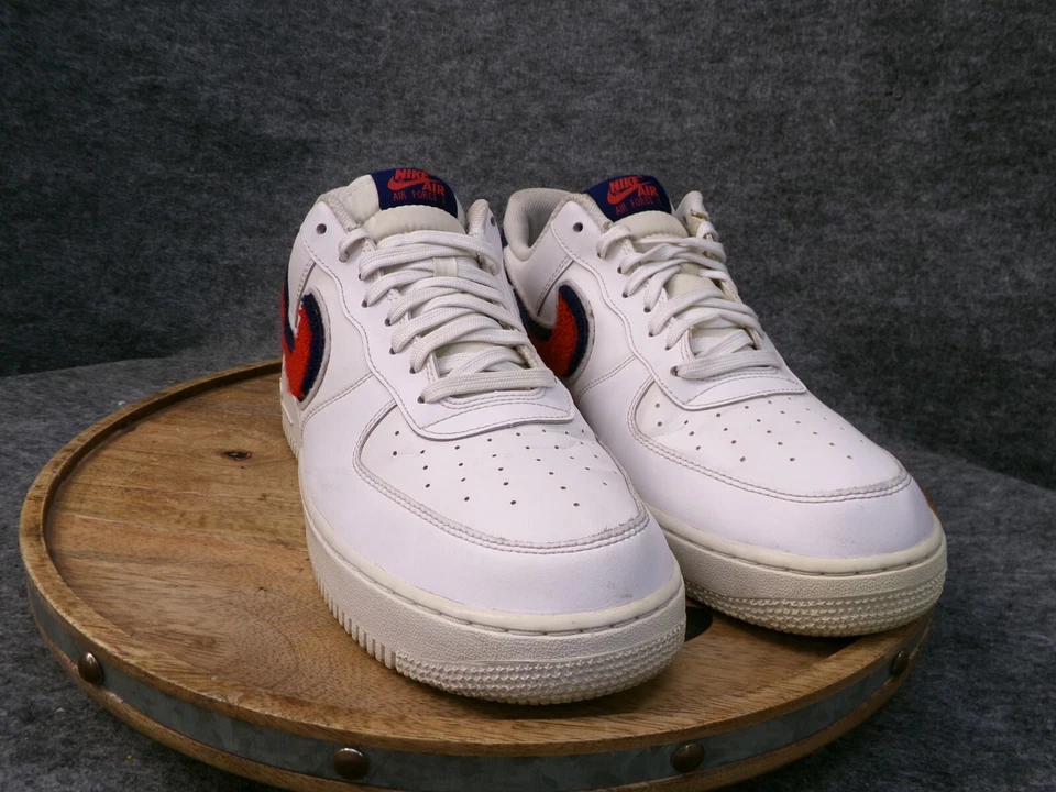 Nike Air Force 1 '07 LV8 Chenille Swoosh Rojo Blanco Azul 823511-106 Hombres Talla 12 Foto 3 de 4