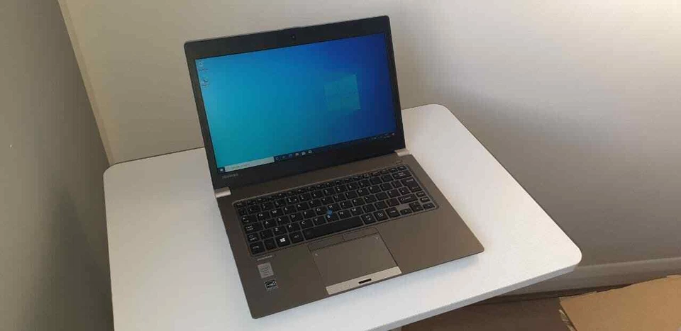 Toshiba Portege Laptop Z30-A-1FD i5-4210U 8GB 512GB SSD 13.3" Bluetooth Backlit - Image 3 of 4