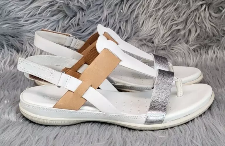 Ecco flash top sandals lion