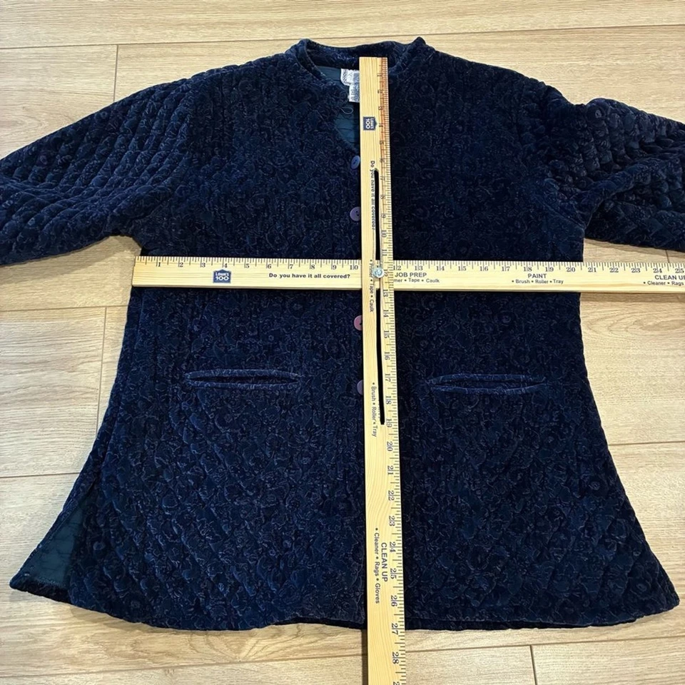 April Cornell Trading Women’s Quilted Velvet Jacquard Jacket Blue Size M - Image 4 of 4