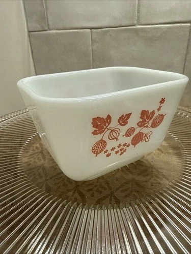Rare Vintage MINT Pyrex Pink Gooseberry Refrigerator Dish  501 NO LID