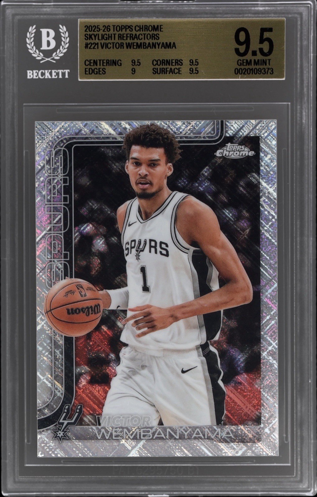 Victor Wembanyama Refractor #221