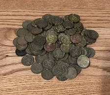 Lot of 133x Various Years (1992-2010) Chuck E Cheese Tokens Mixed -Mostly 2007-