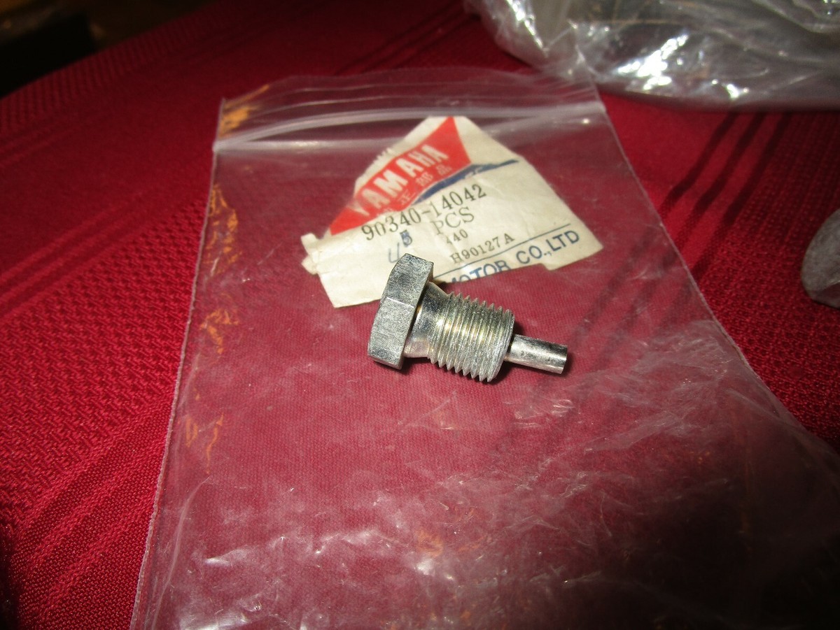 Yamaha OEM plug new 90340-14042 | eBay