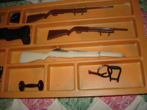 Vintage G.I. Joe Footlocker With Pieces As Shown- No Doll - Picture 6 of 15