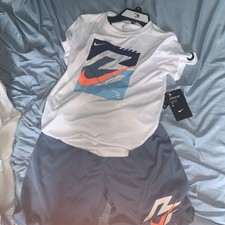 Boys Nike 2 Pc Short Set Size medium Nwt