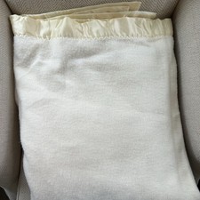 Vtg USA Made Acrylic Blanket Satin Edge Binding 67x84 Super Soft Ivory Cream
